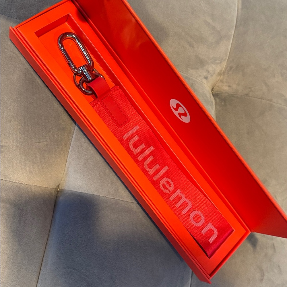 NEW Lululemon Pinnacle Magnetic Red Box Member Exclusive Keychain Strap